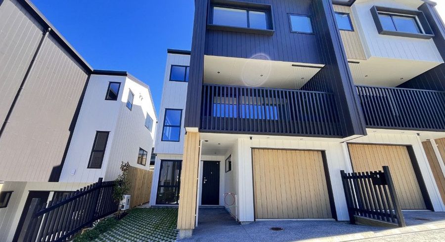  at 6 Irwin Lane, Windsor Park, North Shore City, Auckland