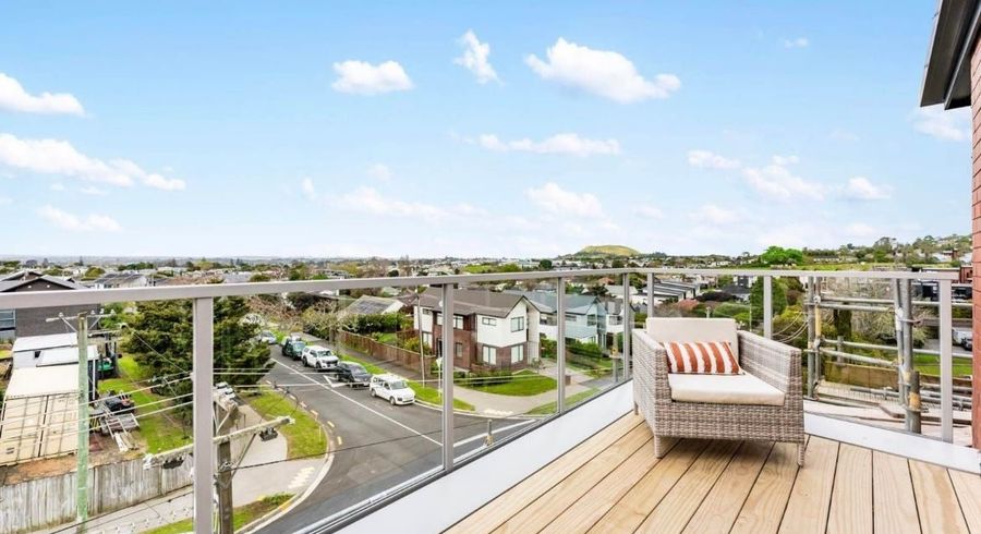  at 1 Potiki Place, Glen Innes, Auckland City, Auckland