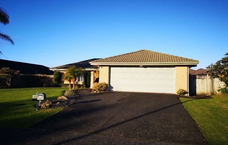  at 17 Hillwell Drive, Henderson, Waitakere City, Auckland