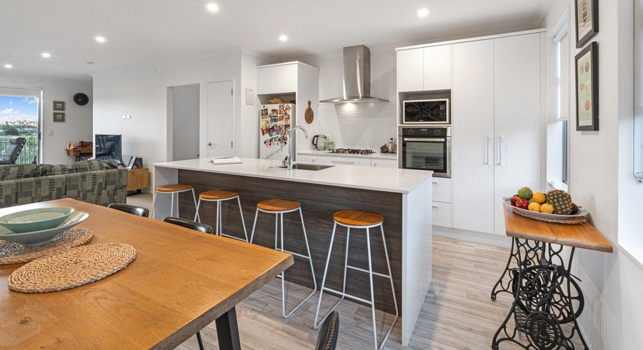  at 33 Bonnette Road, Flat Bush, Auckland