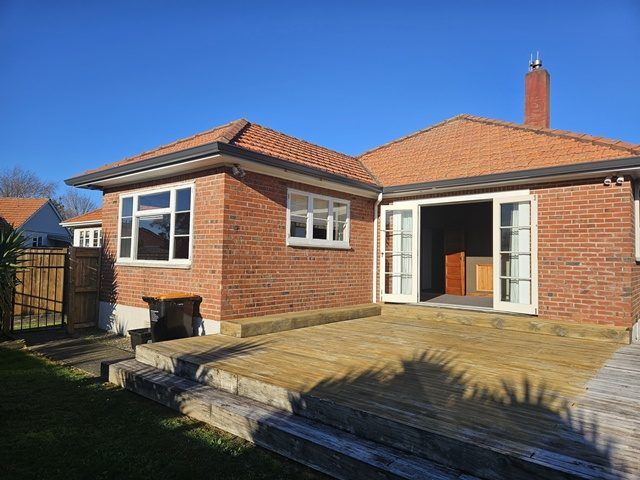  at 42 Frederick Street, Terrace End, Palmerston North, Manawatu / Whanganui