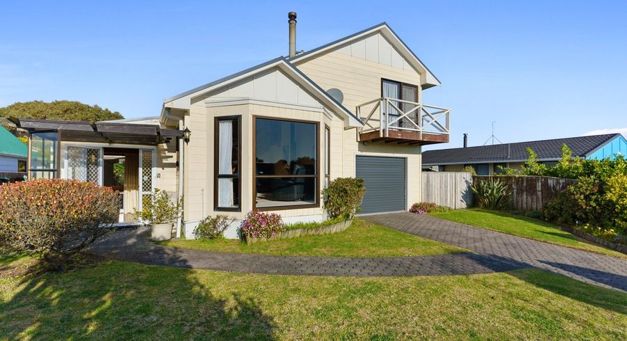  at 36 Simcox Street, Otaki Beach, Otaki