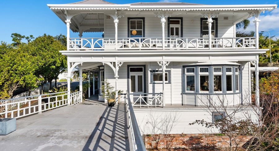  at 15 Colenso Avenue, Hospital Hill, Napier, Hawke's Bay