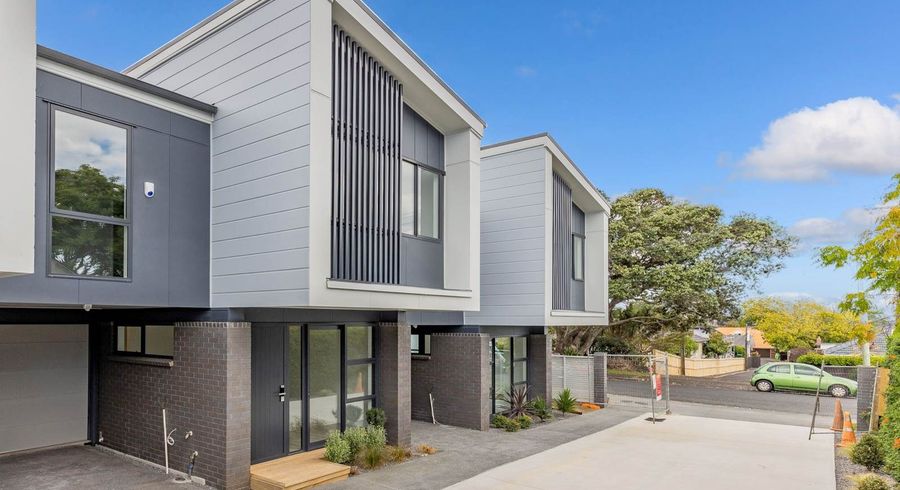  at 2/20 Mountain Road, Mount Wellington, Auckland City, Auckland