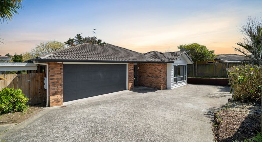 at 43 Glenveagh Park Drive, Weymouth, Auckland