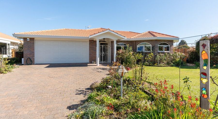  at 12 Piccadilly Lane, Hillcrest, Hamilton