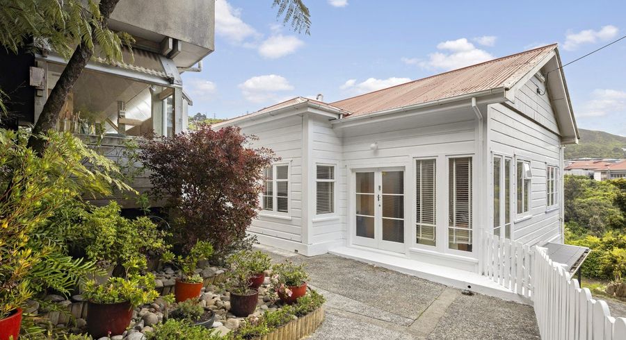  at 186 Wadestown Road, Wadestown, Wellington