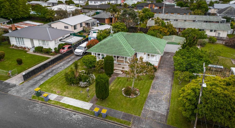  at 1 Boler Place, New Lynn, Auckland