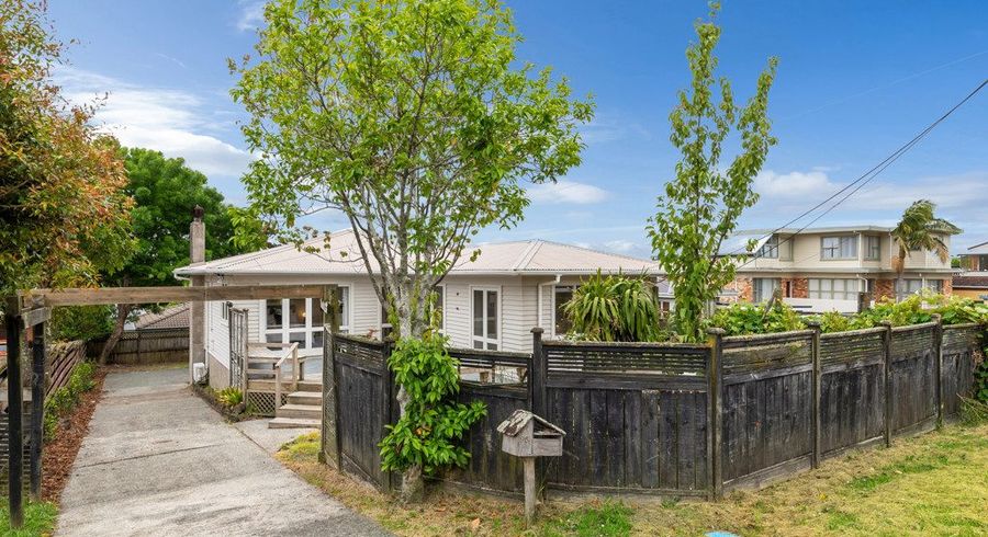  at 1/95 Sylvan Avenue, Northcote, Auckland