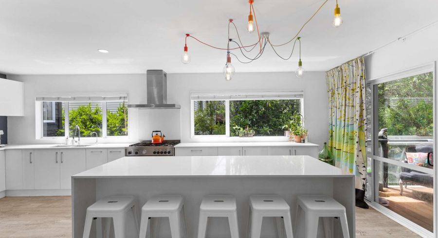  at 1 Dorothy Road, Laingholm, Auckland