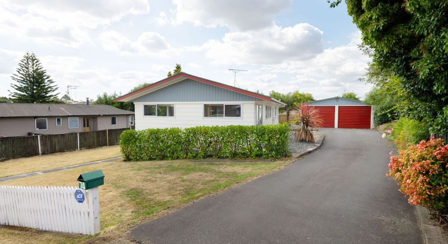  at 74 Amanda Avenue, Dinsdale, Hamilton
