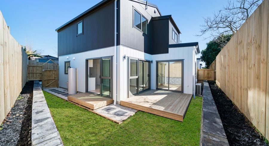  at 8E  Clutha Crescent, Clover Park, Manukau City, Auckland