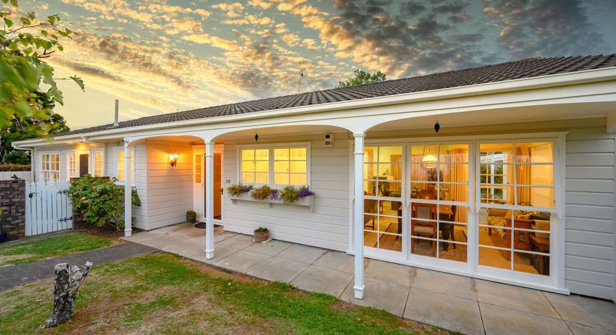  at 11 Fratley Avenue, Farm Cove, Auckland