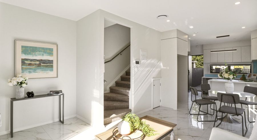  at 5/287 Massey Road, Mangere East, Manukau City, Auckland