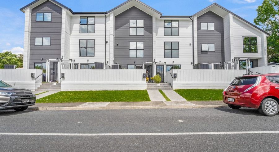  at 3/2 Jadewynn Drive, Massey, Waitakere City, Auckland