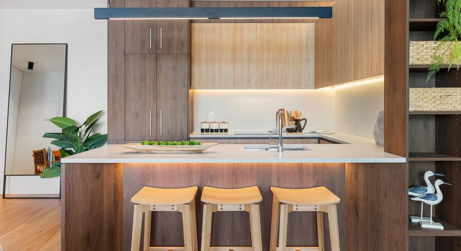  at 2/423 Beach Road, Mairangi Bay, North Shore City, Auckland