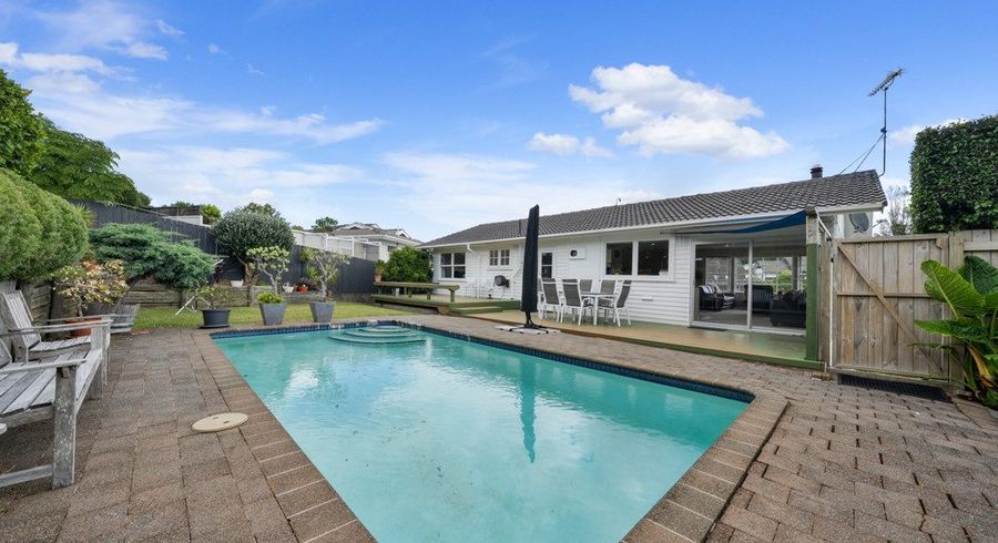  at 24 Houghton Street, Meadowbank, Auckland City, Auckland