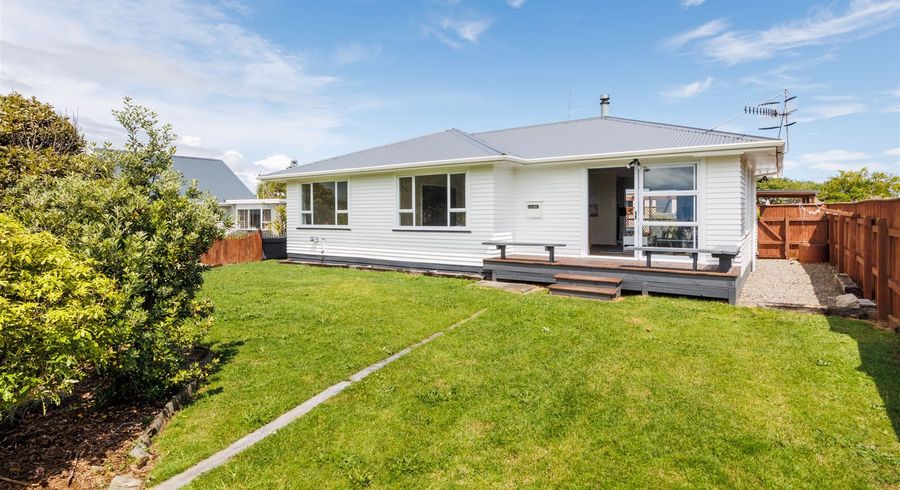  at 18 Roore Street, Foxton Beach, Foxton