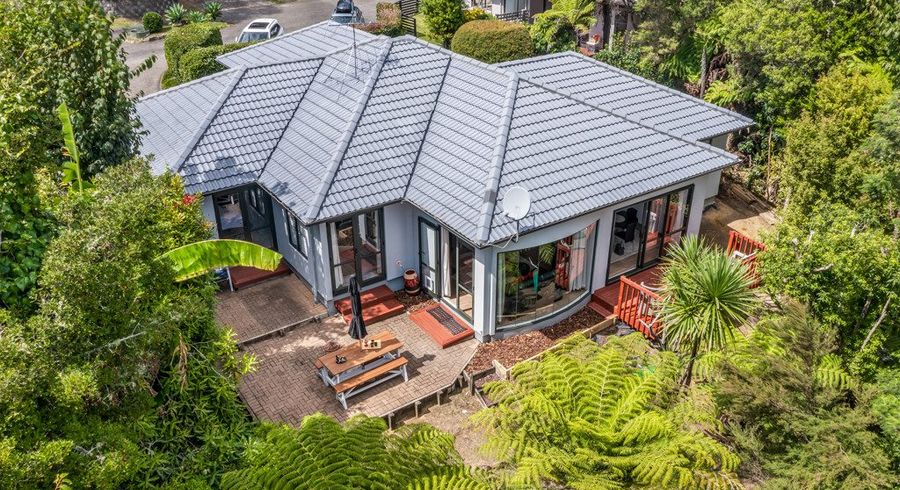  at 5 Springwater Vale, Unsworth Heights, North Shore City, Auckland