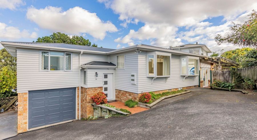  at 18 Ridge Road, Howick, Auckland