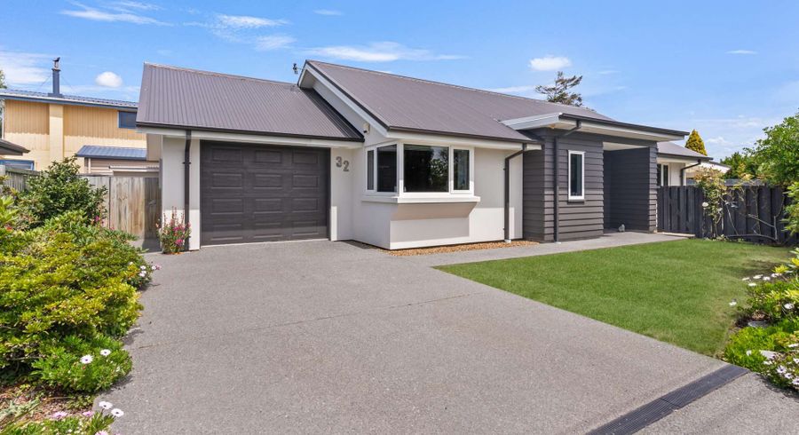  at 32 Sylvia Street, Parklands, Christchurch