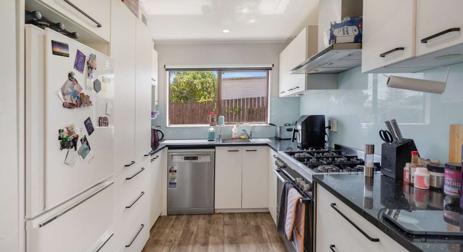  at 2/17 Mcdougall Street, Manurewa East, Manukau City, Auckland