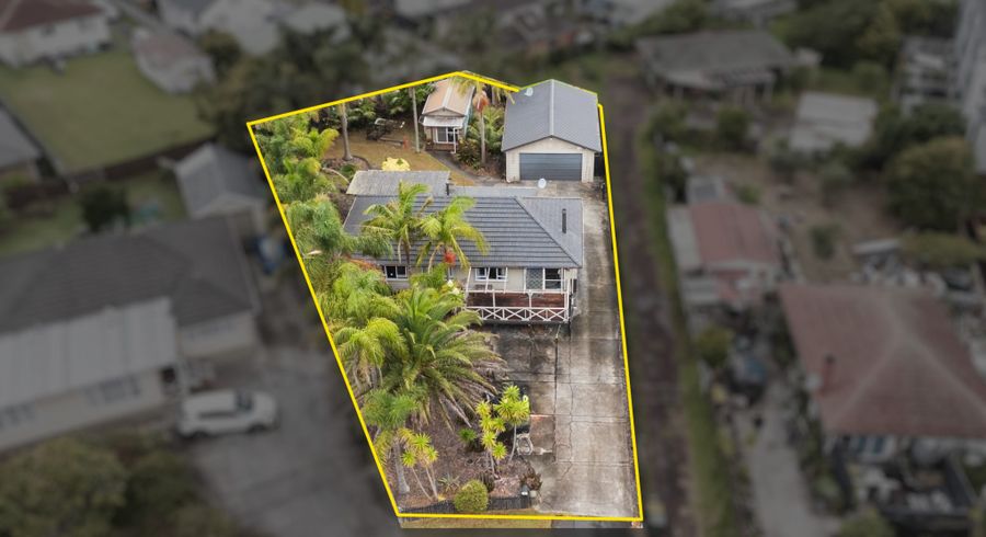  at 13 Gladfield Lane, Te Atatu Peninsula, Waitakere City, Auckland