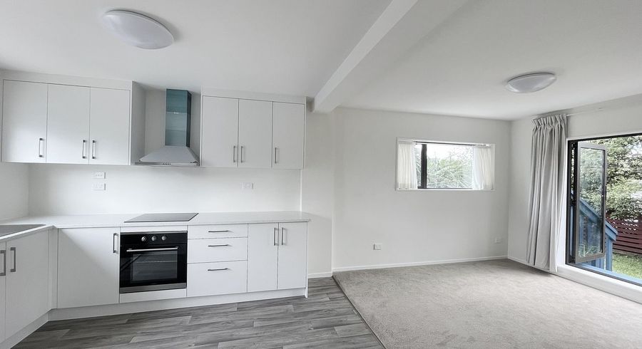  at 2/338 Royal Road, Massey, Waitakere City, Auckland