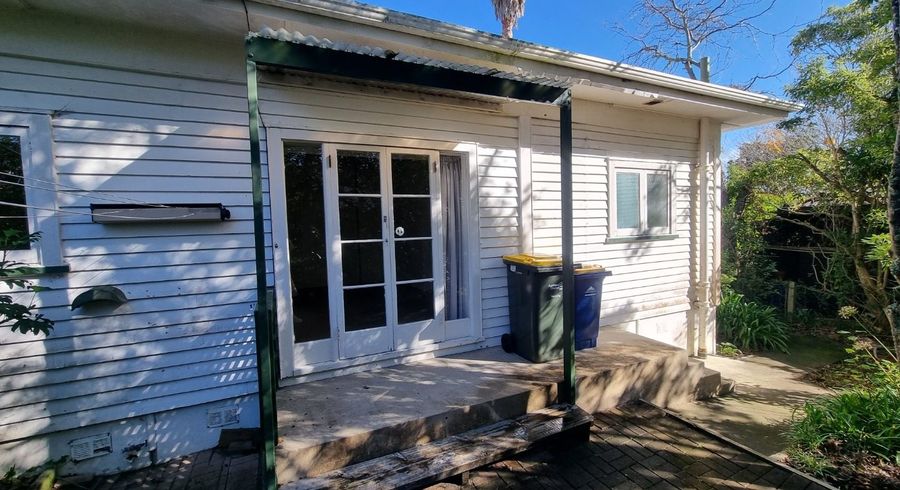  at 2/7 Harrison Avenue, Belmont, North Shore City, Auckland