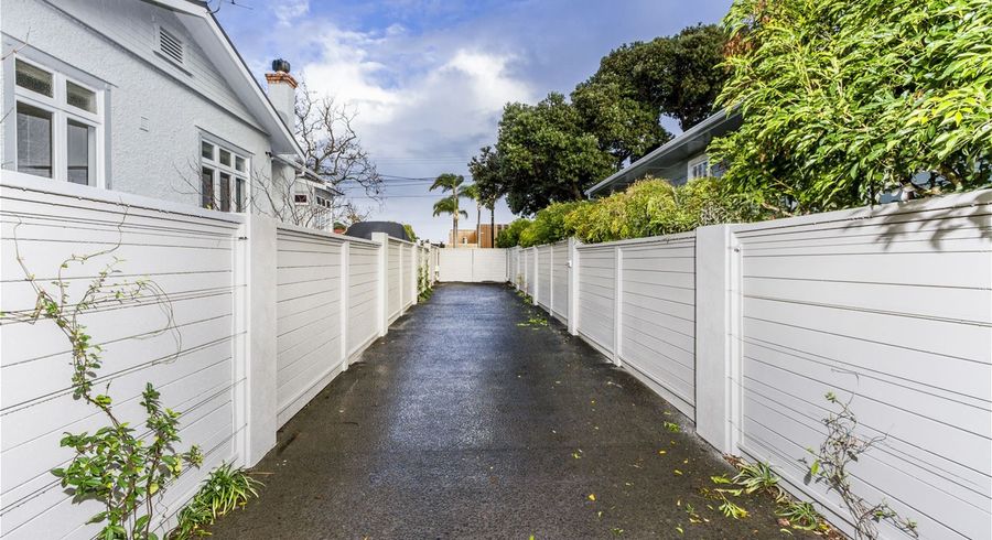  at 10A Norwood Road, Bayswater, Auckland