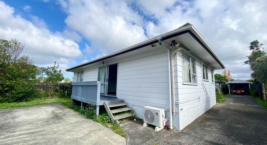  at 2 Silverstone Place, Henderson, Waitakere City, Auckland