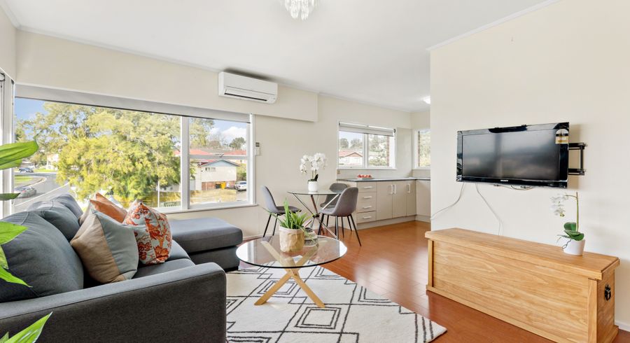  at 1/40 Diana Drive, Glenfield, Auckland