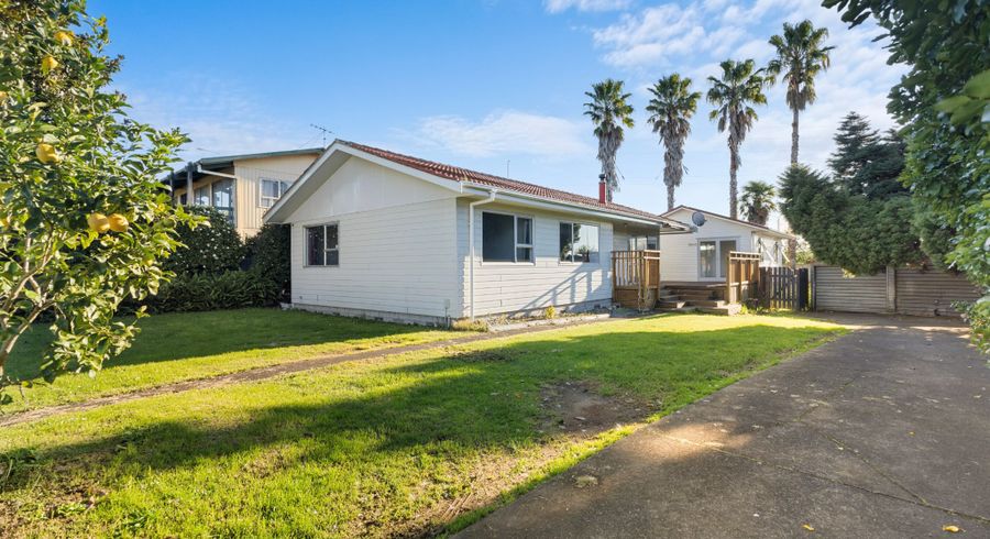  at 44 Challen Close, Conifer Grove, Takanini