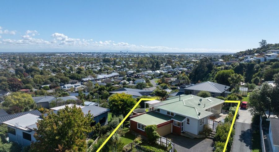  at 17 Whaka Terrace, Huntsbury, Christchurch City, Canterbury