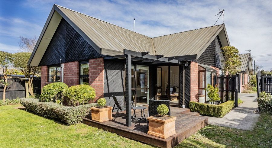  at 2/64 Searells Road, Strowan, Christchurch City, Canterbury