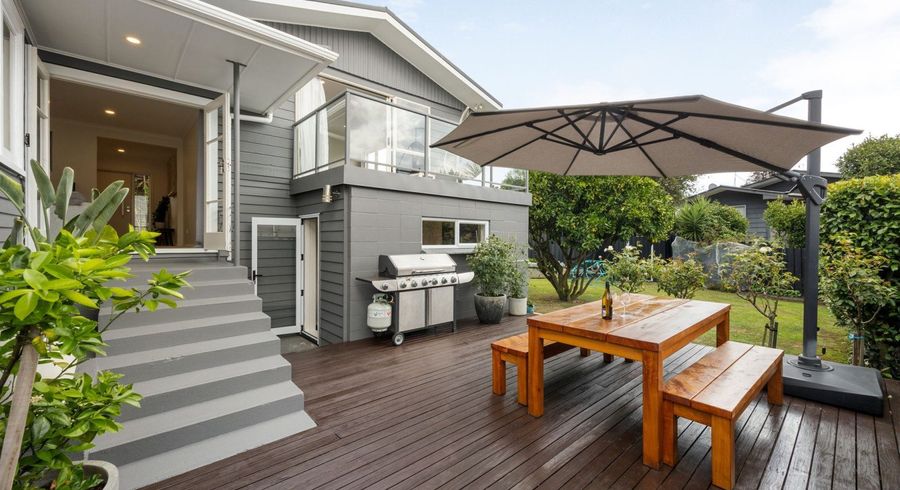  at 11 Westney Place, Forest Lake, Hamilton