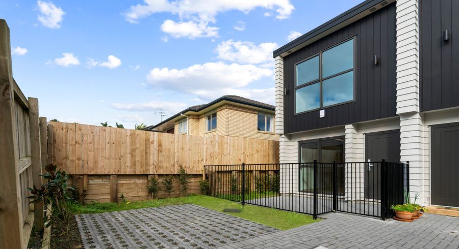  at 12F Hewlett Road, Massey, Waitakere City, Auckland