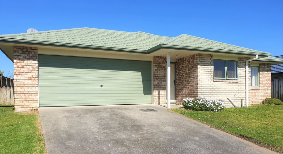  at 5 Carn Place, Weymouth, Auckland