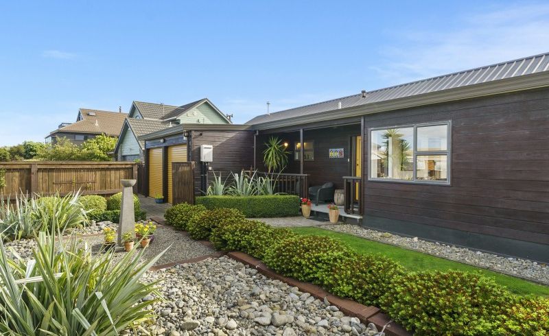  at 5 Pendeen Place, Camborne, Porirua