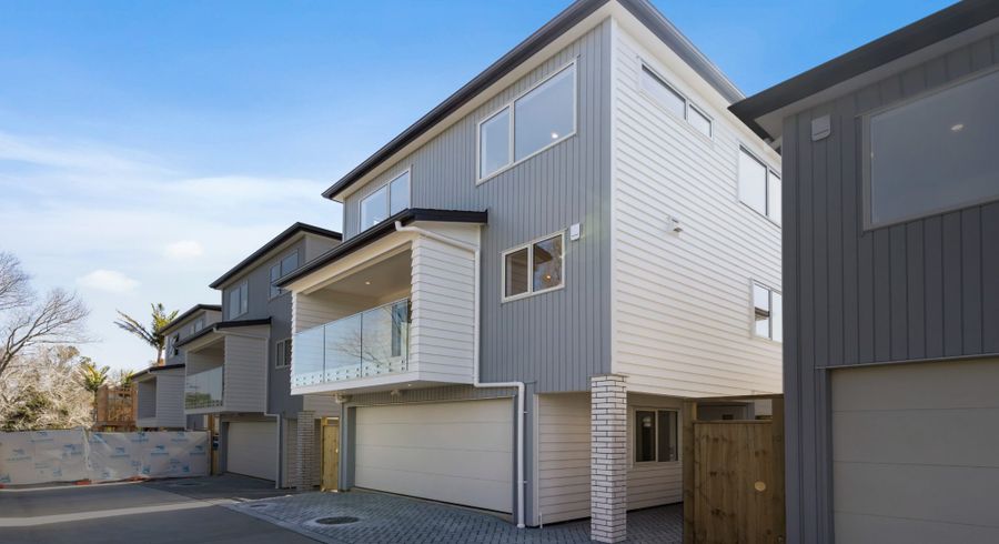  at Lot 2, 27 Greenhill Crescent, Pakuranga, Manukau City, Auckland