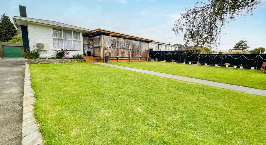  at 35 Mervan Street, Mangere East, Auckland