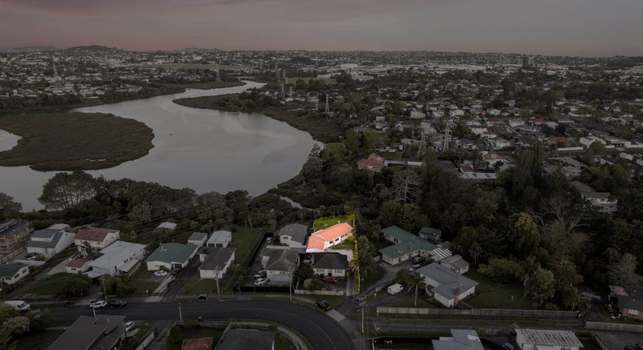  at 1/29 Beaubank Road, Kelston, Auckland