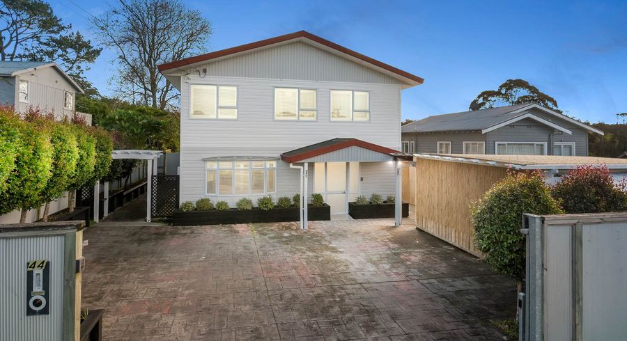  at 44 The Avenue, Albany, Auckland