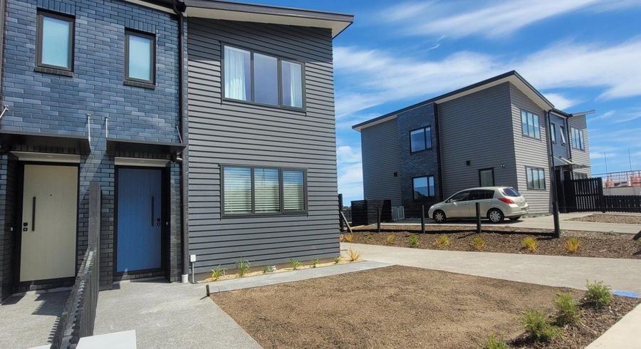  at 54 Oakum Road, Whitby, Porirua