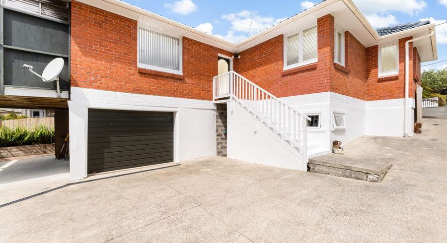  at 1/625 Beach Road, Rothesay Bay, North Shore City, Auckland