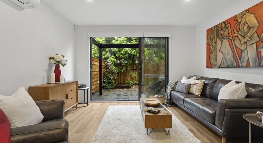  at 12 Whakahui Lane, Mangere Bridge, Manukau City, Auckland