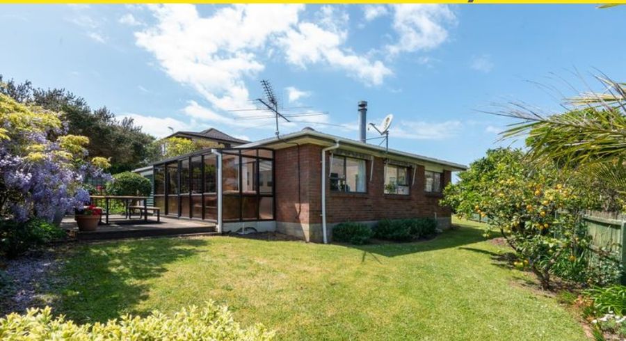  at 2/16 Ullswater Place, Half Moon Bay, Manukau City, Auckland