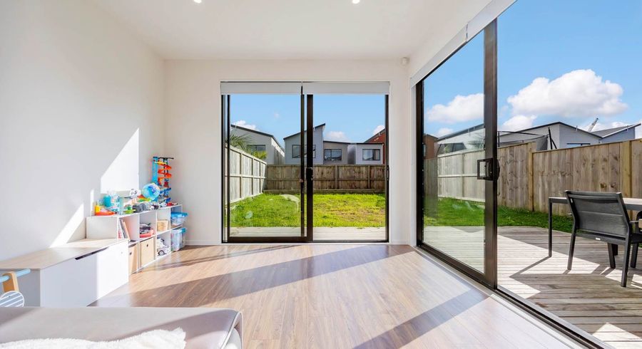  at 27 Coast Garden Drive, Hobsonville, Waitakere City, Auckland