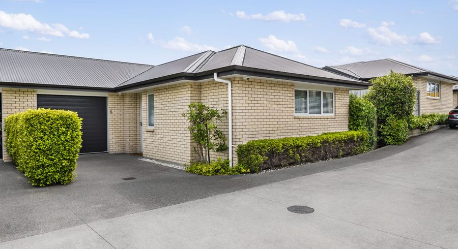  at 5 Howden Lane, Golflands, Auckland
