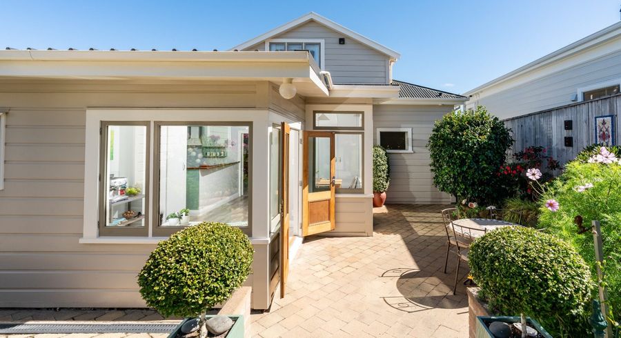  at 13 West Road, Northland, Wellington